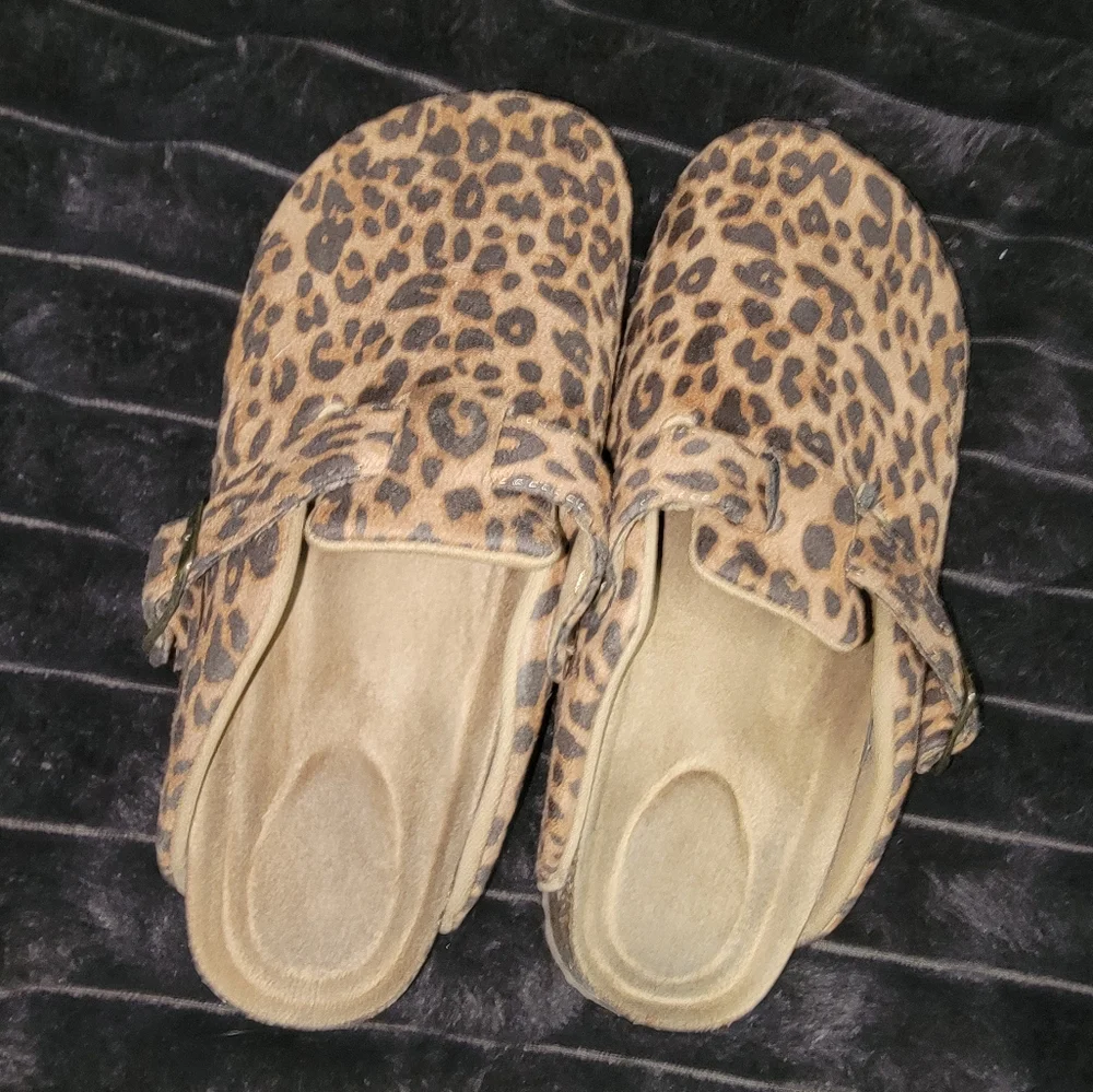 Leopard Print - Picture 2 of 3
